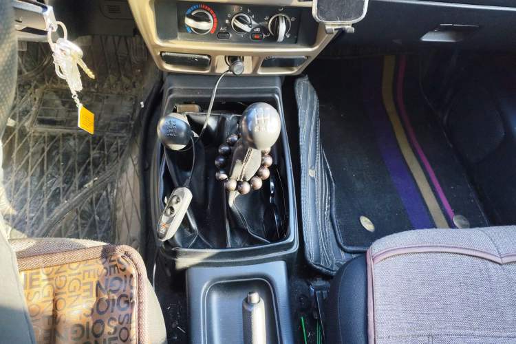 Used Nissan Paladin 2008 2.4L 4x4 Standard Edition Gear Lever