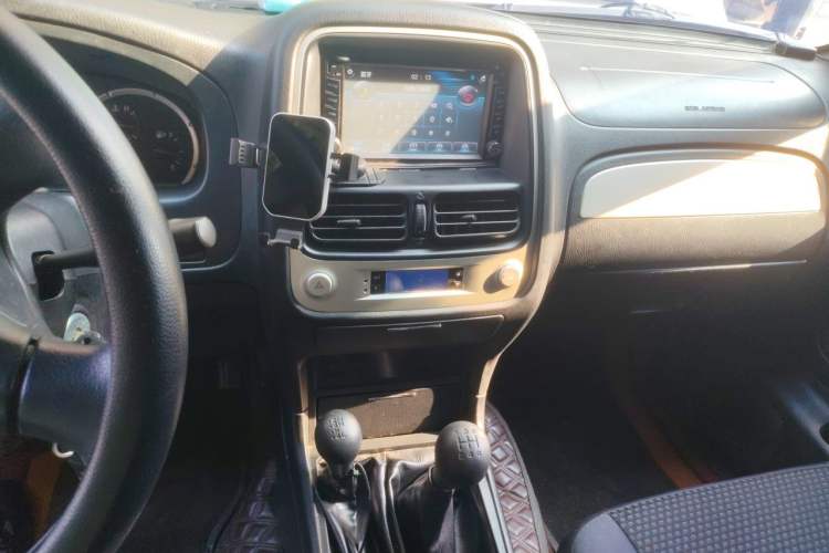 Used Nissan Paladin 2013 2.4L Four-Wheel Drive Standard Version China IV Standard Audio And AC Panel