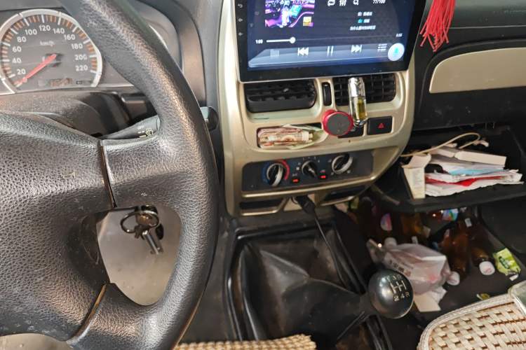 Used Nissan Paladin 2013 2.4L Two-Wheel Drive Standard Version China IV Standard Audio And AC Panel