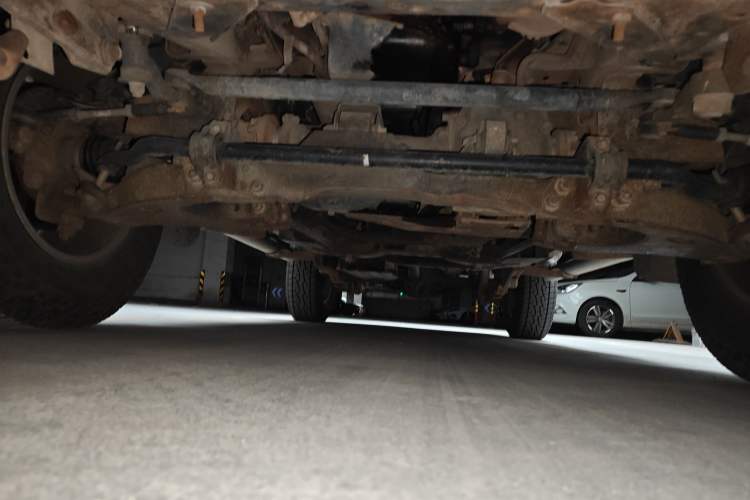Used Nissan Paladin 2013 2.4L Four-Wheel Drive Standard Version China IV Standard Chassis Front