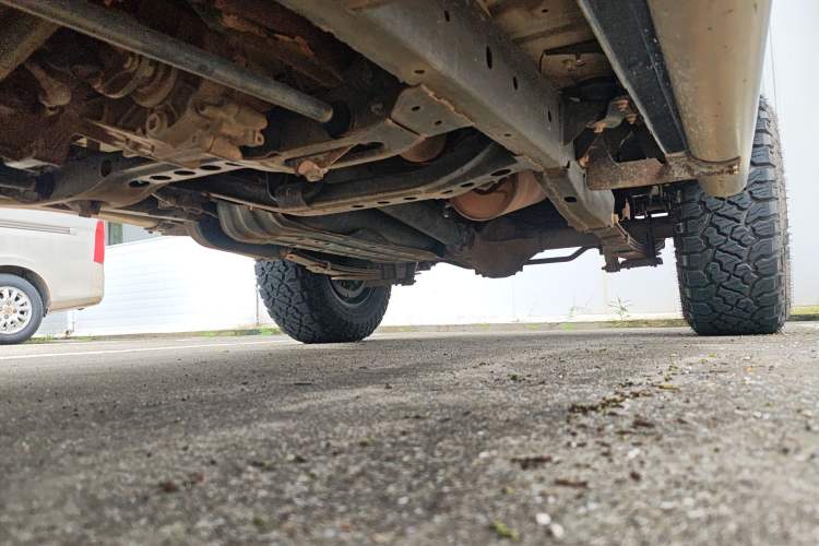Used Nissan Paladin 2013 2.4L Four-Wheel Drive Standard Version China IV Standard Chassis Front Left