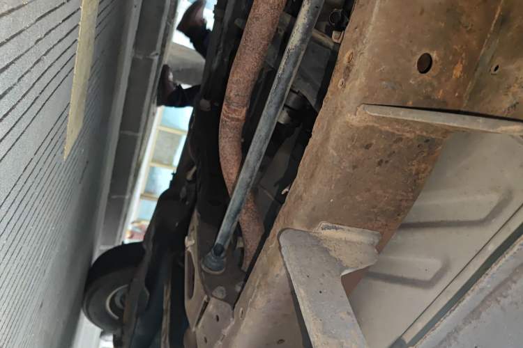 Used Nissan Paladin 2013 2.4L Two-Wheel Drive Standard Version China IV Standard Chassis Front Left