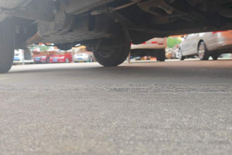 Used Nissan Paladin 2013 2.4L Two-Wheel Drive Standard Version China IV Standard Chassis Front Right