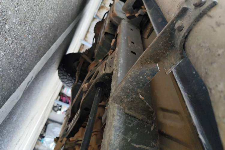 Used Nissan Paladin 2013 2.4L Four-Wheel Drive Standard Version China IV Standard Chassis Front Right