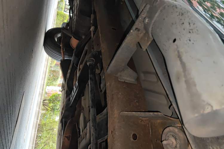 Used Nissan Paladin 2013 2.4L Two-Wheel Drive Standard Version China IV Standard Chassis Front Right