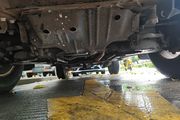 Used Nissan Paladin 2013 2.4L Two-Wheel Drive Standard Version China IV Standard Chassis Front