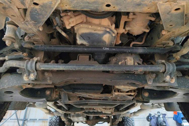 Used Nissan Paladin 2013 2.4L Four-Wheel Drive Standard Version China IV Standard Chassis Front