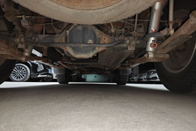 Used Nissan Paladin 2013 2.4L Four-Wheel Drive Standard Version China IV Standard Chassis Rear