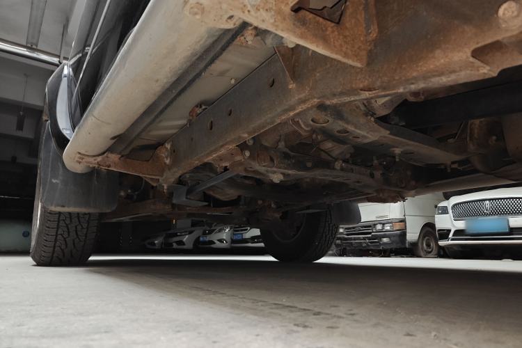 Used Nissan Paladin 2013 2.4L Four-Wheel Drive Standard Version China IV Standard Chassis Rear Left