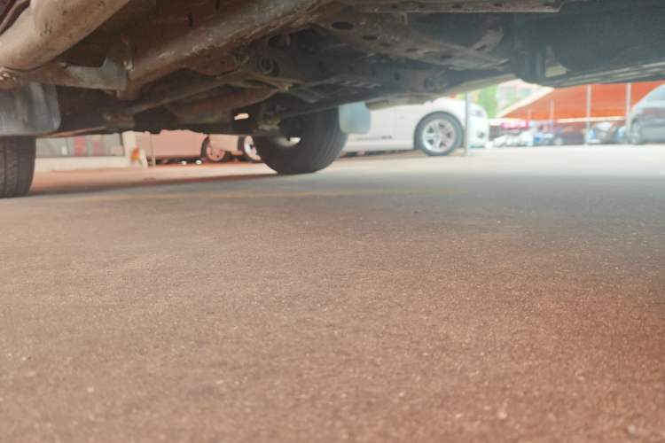 Used Nissan Paladin 2013 2.4L Two-Wheel Drive Standard Version China IV Standard Chassis Rear Left