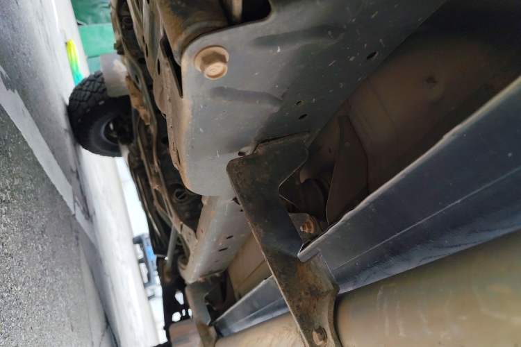 Used Nissan Paladin 2013 2.4L Four-Wheel Drive Standard Version China IV Standard Chassis Rear Right