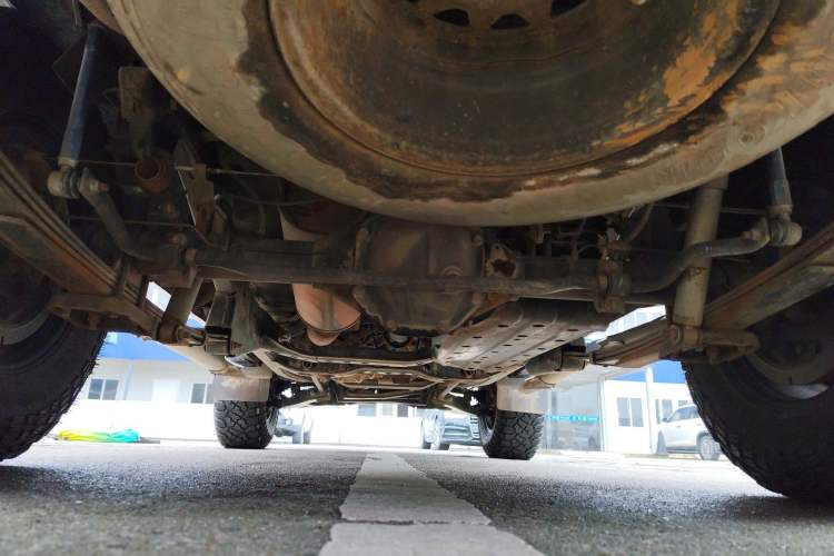 Used Nissan Paladin 2013 2.4L Four-Wheel Drive Standard Version China IV Standard Chassis Rear