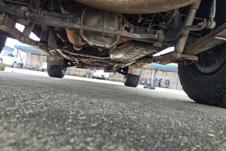 Used Nissan Paladin 2013 2.4L Four-Wheel Drive Standard Version China IV Standard Chassis Rear