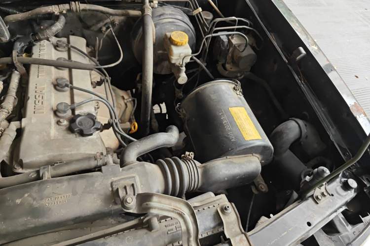 Used Nissan Paladin 2013 2.4L Two-Wheel Drive Standard Version China IV Standard Engine Bay Left