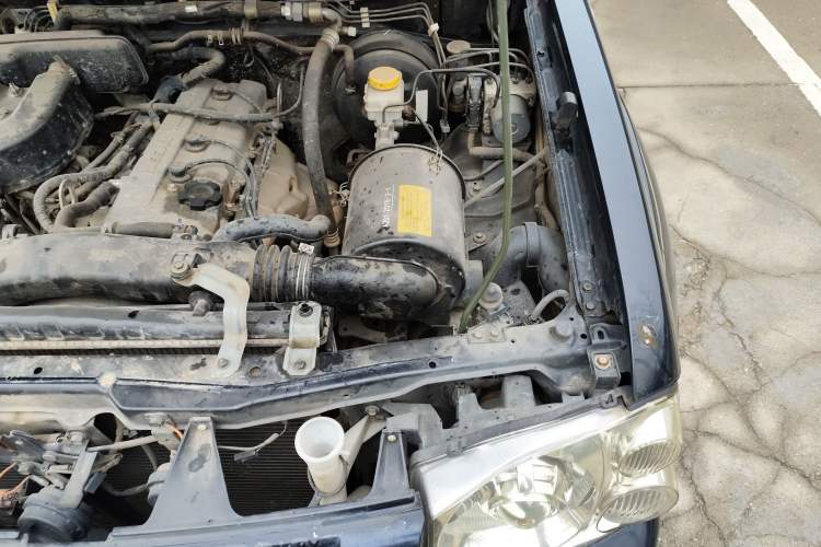 Used Nissan Paladin 2013 2.4L Four-Wheel Drive Standard Version China IV Standard Engine Bay Left