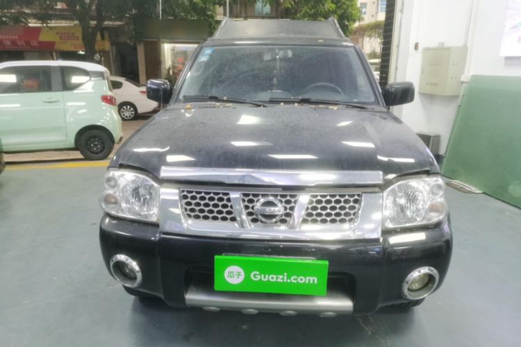 Used Nissan Paladin 2013 2.4L Two-Wheel Drive Standard Version China IV Standard Exterior 3
