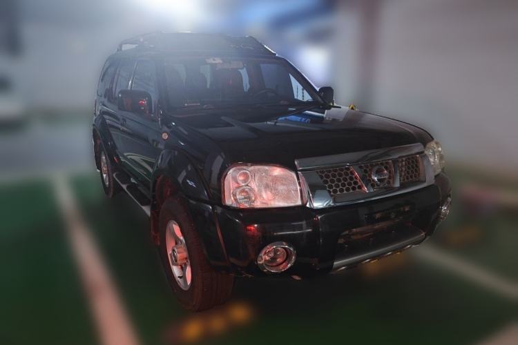 Used Nissan Paladin 2013 2.4L Four-Wheel Drive Standard Version China IV Standard Front Right 45 Deg
