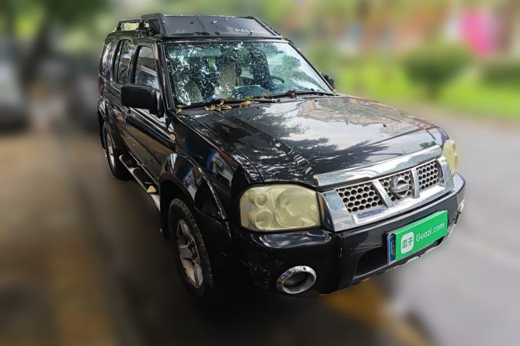 Used Nissan Paladin 2013 2.4L Two-Wheel Drive Standard Version China IV Standard Front Right 45 Deg