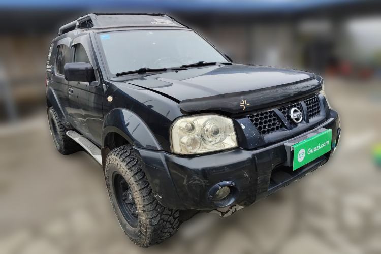 Used Nissan Paladin 2013 2.4L Four-Wheel Drive Standard Version China IV Standard Front Right 45 Deg