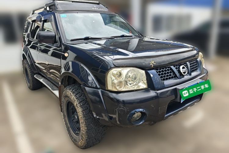 Used Nissan Paladin 2013 2.4L Four-Wheel Drive Standard Version China IV Standard Front Right 45 Deg