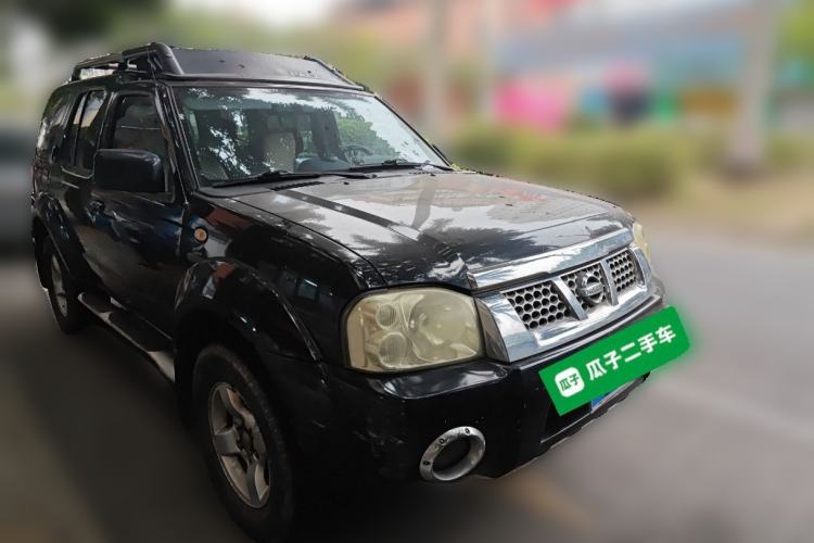 Used Nissan Paladin 2013 2.4L Two-Wheel Drive Standard Version China IV Standard Front Right 45 Deg