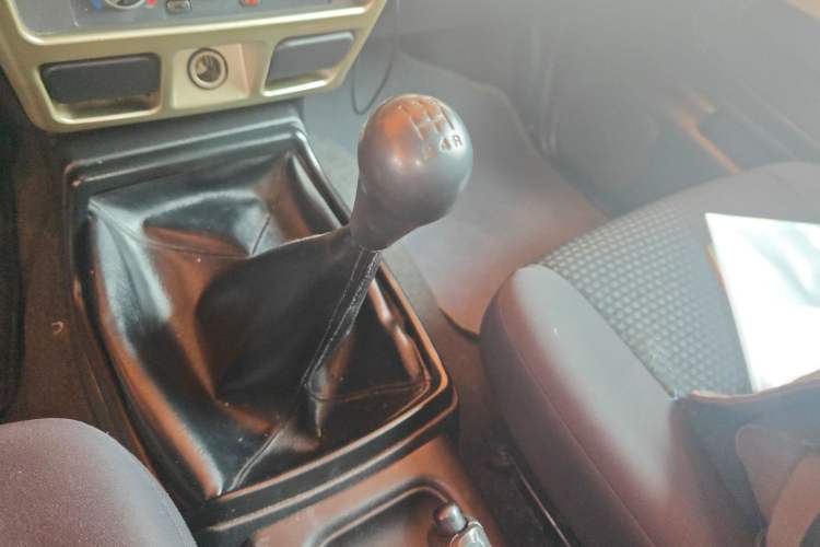 Used Nissan Paladin 2013 2.4L Two-Wheel Drive Standard Version China IV Standard Gear Lever