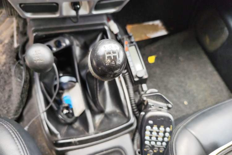 Used Nissan Paladin 2013 2.4L Four-Wheel Drive Standard Version China IV Standard Gear Lever