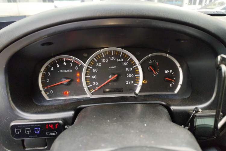 Used Nissan Paladin 2013 2.4L Four-Wheel Drive Standard Version China IV Standard Instrument Cluster