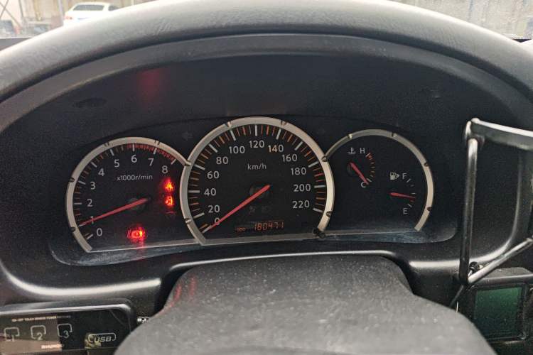 Used Nissan Paladin 2013 2.4L Four-Wheel Drive Standard Version China IV Standard Instrument Cluster
