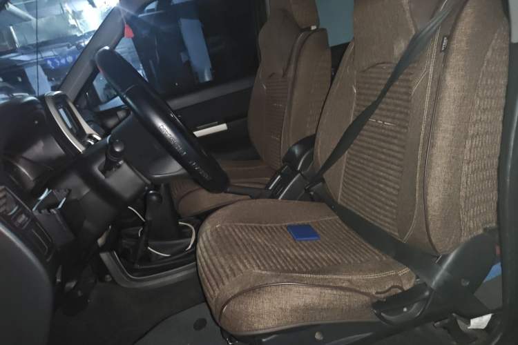 Used Nissan Paladin 2013 2.4L Four-Wheel Drive Standard Version China IV Standard Left Front Seat