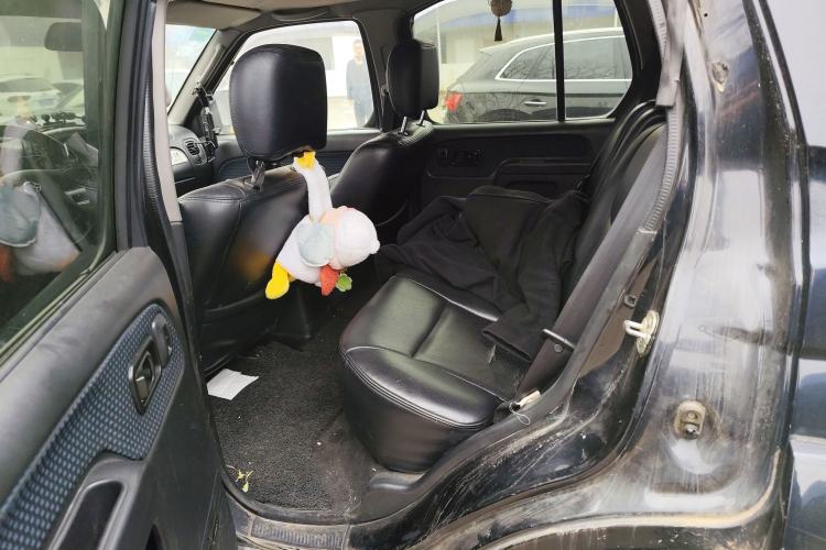 Used Nissan Paladin 2013 2.4L Four-Wheel Drive Standard Version China IV Standard Left Rear Seat