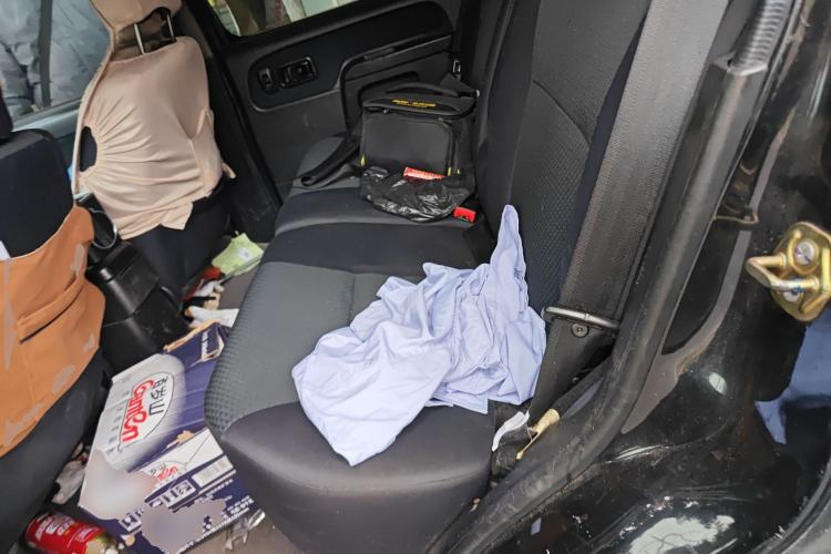 Used Nissan Paladin 2013 2.4L Two-Wheel Drive Standard Version China IV Standard Left Rear Seat