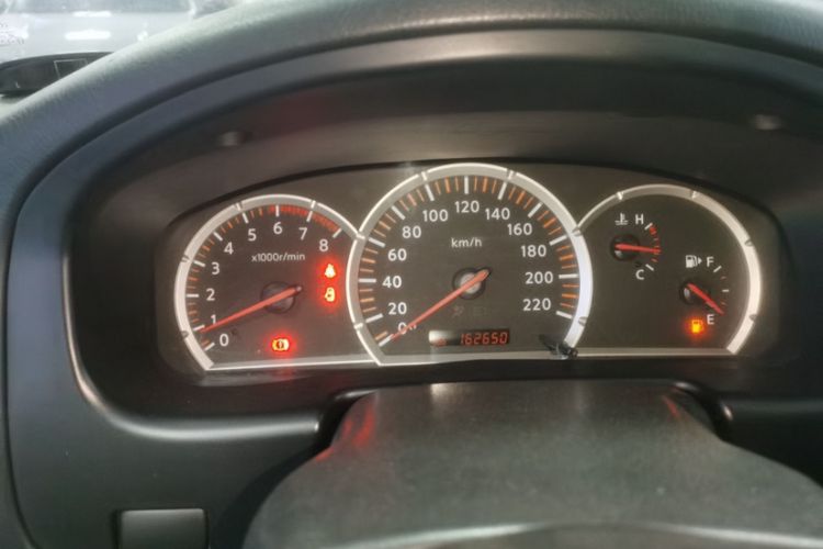 Used Nissan Paladin 2013 2.4L Two-Wheel Drive Standard Version China IV Standard Odometer Close Up