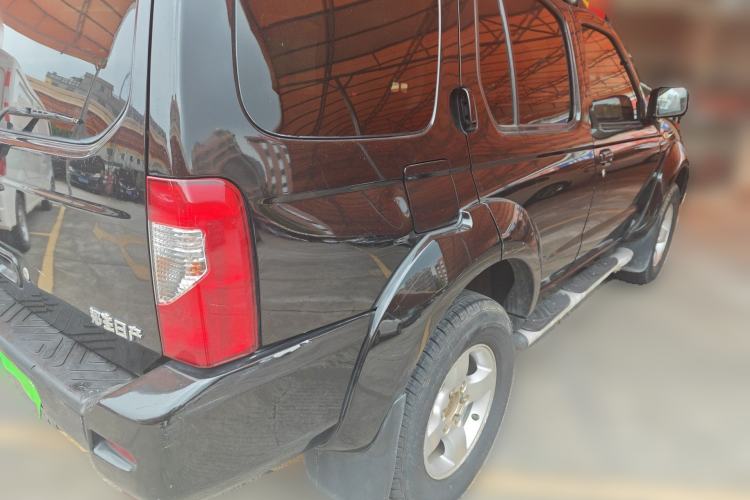 Used Nissan Paladin 2013 2.4L Two-Wheel Drive Standard Version China IV Standard Rear Right 45 Deg