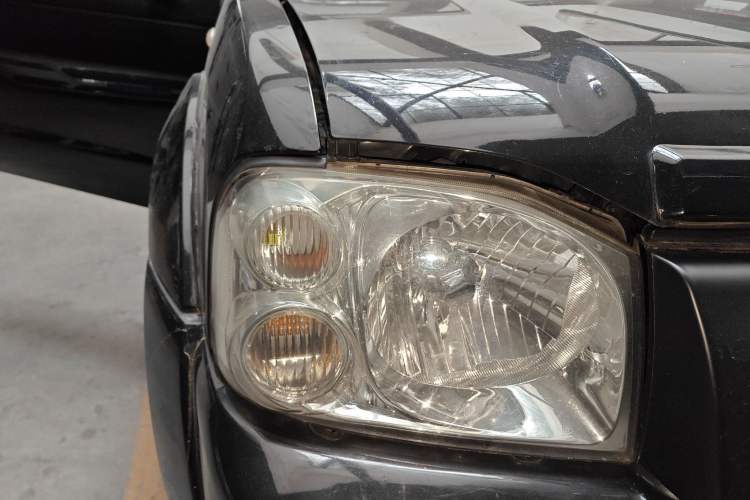 Used Nissan Paladin 2013 2.4L Four-Wheel Drive Standard Version China IV Standard Right Front Headlight