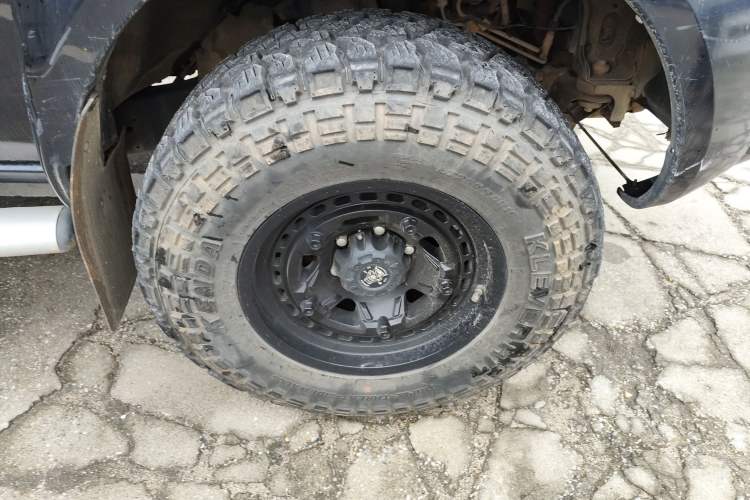 Used Nissan Paladin 2013 2.4L Four-Wheel Drive Standard Version China IV Standard Right Front Wheel Hub