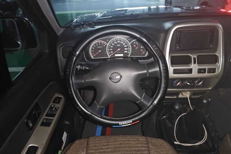 Used Nissan Paladin 2013 2.4L Four-Wheel Drive Standard Version China IV Standard Steering Wheel