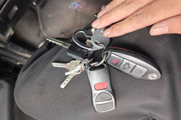 Used Nissan Paladin 2013 2.4L Two-Wheel Drive Standard Version China IV Standard Vehicle Key