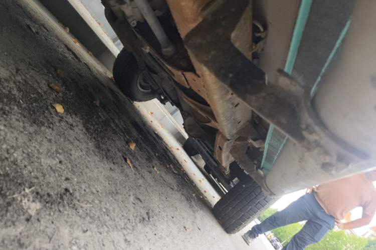 Used Nissan Paladin 2013 2.4L Four-Wheel Drive Standard Version China IV Standard Chassis Front Left