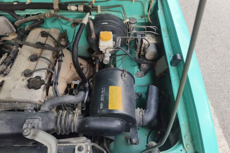 Used Nissan Paladin 2013 2.4L Four-Wheel Drive Standard Version China IV Standard Engine Bay Left