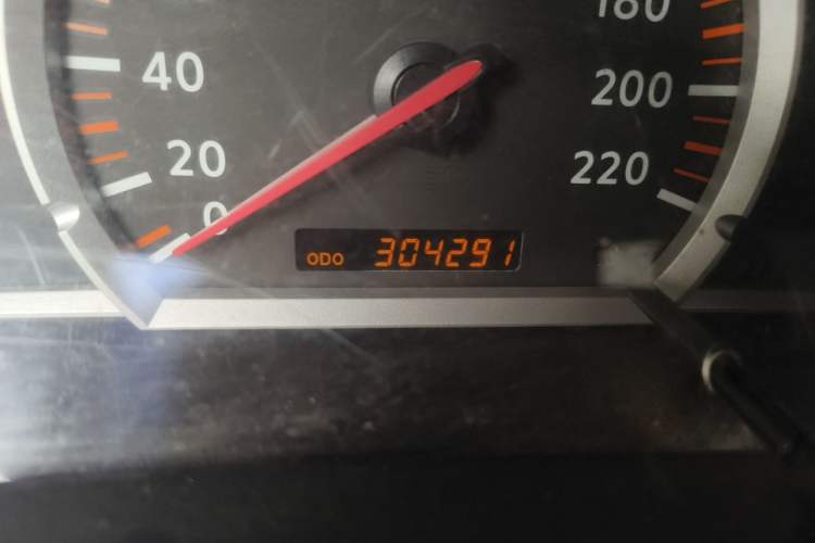 Used Nissan Paladin 2013 2.4L Four-Wheel Drive Standard Version China IV Standard Odometer Close Up