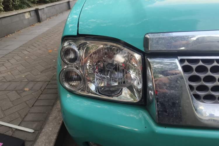 Used Nissan Paladin 2013 2.4L Four-Wheel Drive Standard Version China IV Standard Right Front Headlight