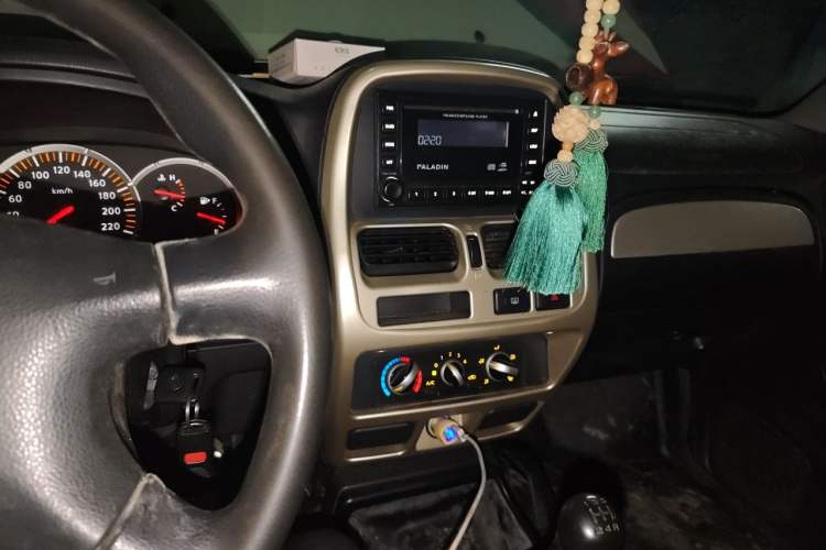 Used Nissan Paladin 2013 2.4L Two-Wheel Drive Standard Version China V Standard Audio And AC Panel