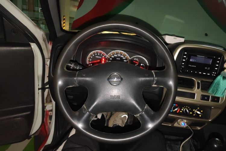 Used Nissan Paladin 2013 2.4L Two-Wheel Drive Standard Version China V Standard Steering Wheel