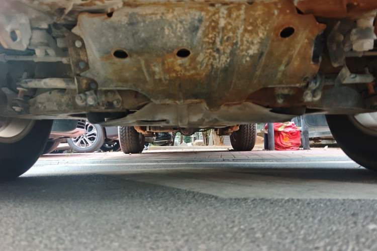 Used Nissan Paladin 2013 2.4L Two-Wheel Drive Standard Version China IV Standard Chassis Front