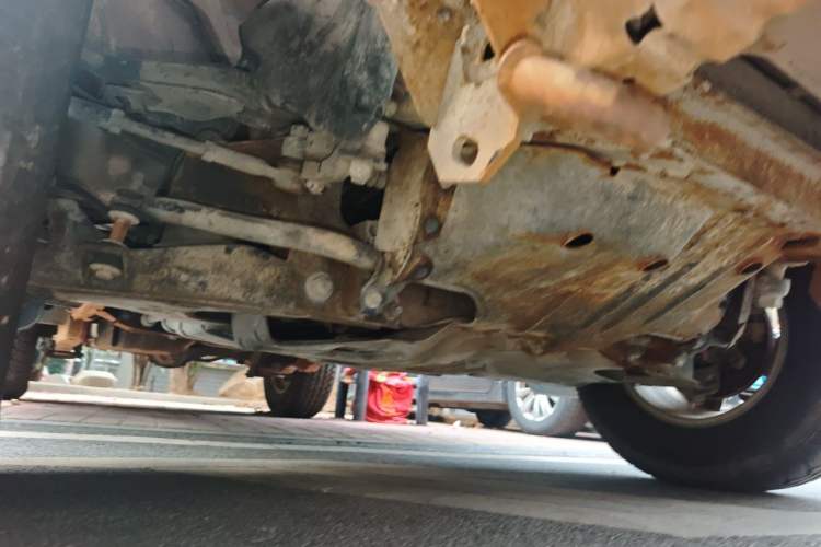 Used Nissan Paladin 2013 2.4L Two-Wheel Drive Standard Version China IV Standard Chassis Front Right
