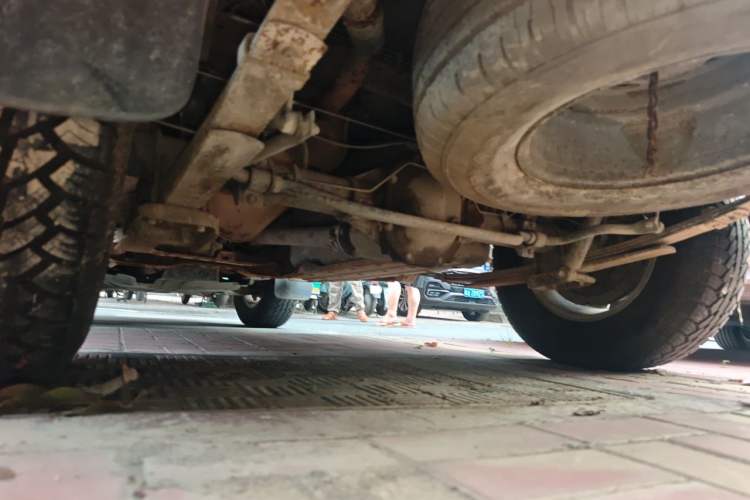 Used Nissan Paladin 2013 2.4L Two-Wheel Drive Standard Version China IV Standard Chassis Rear Left