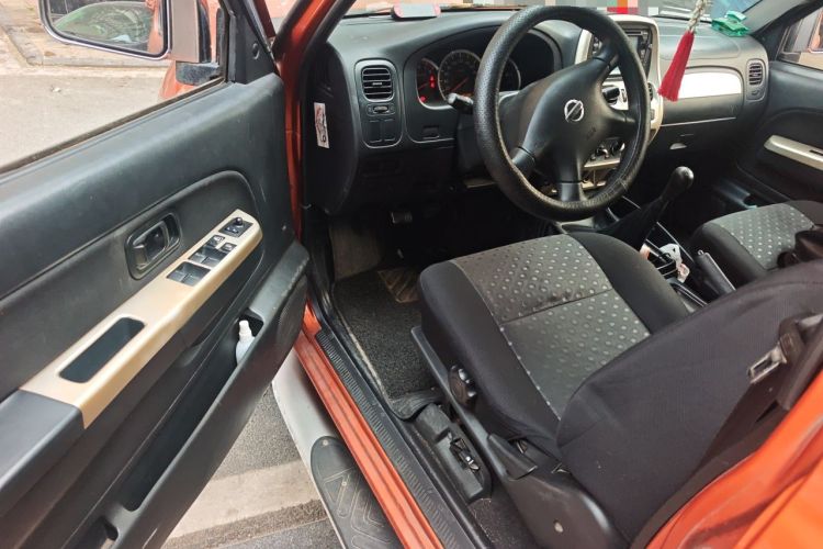 Used Nissan Paladin 2013 2.4L Two-Wheel Drive Standard Version China IV Standard Driver Seat