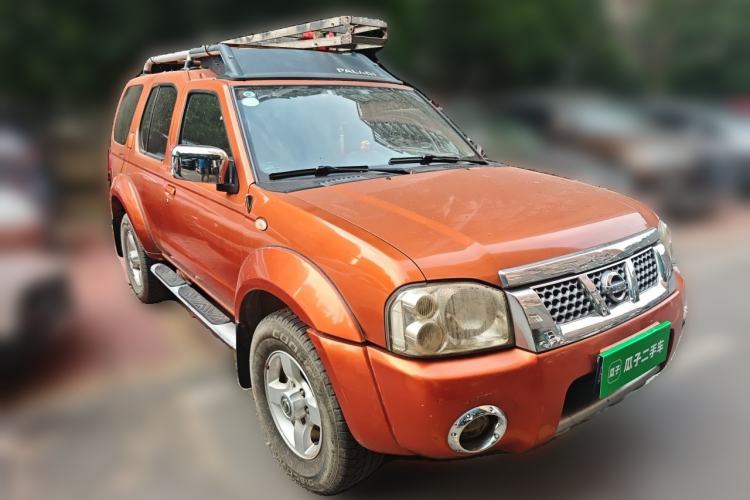 Used Nissan Paladin 2013 2.4L Two-Wheel Drive Standard Version China IV Standard Front Right 45 Deg