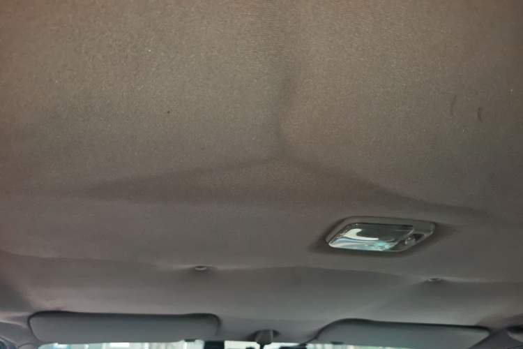 Used Nissan Paladin 2013 2.4L Two-Wheel Drive Standard Version China IV Standard Headliner